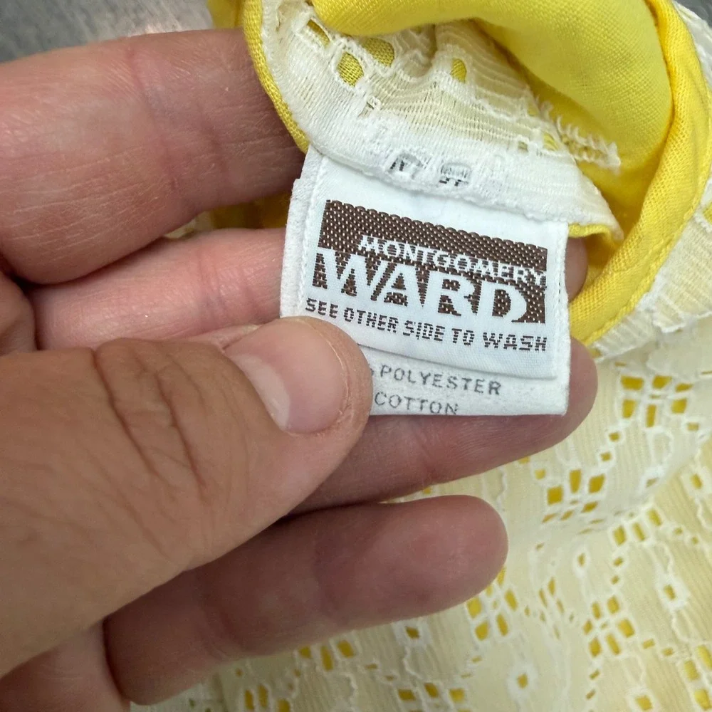 Vintage 70s Montgomery Ward Girls Yellow Prairie Maxi Dress Eyelet Lace Size 6‎